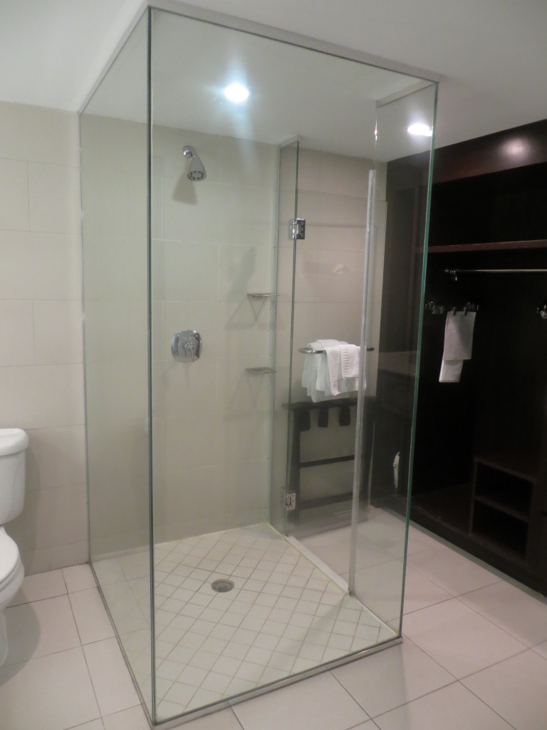 Conrad Condado Plaza Hotel Bathroom
